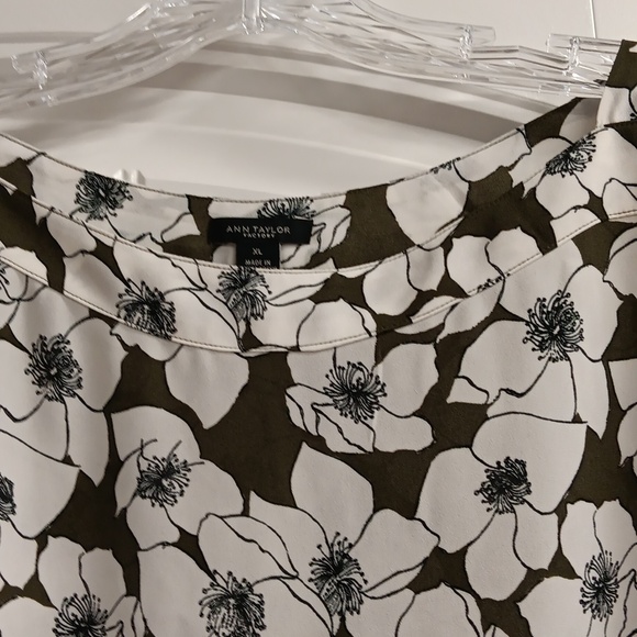 Top - Picture 5 of 7